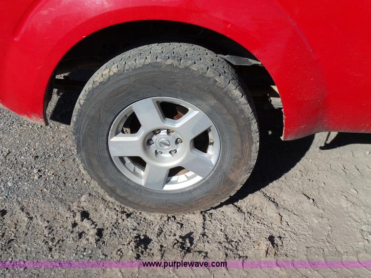 image for item J7598 2007 Nissan Frontier SE Crew Cab pickup truck