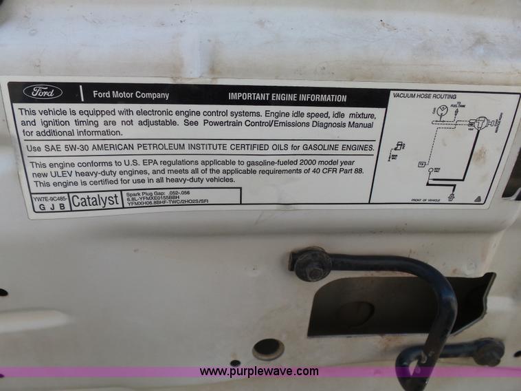 image for item J7599 2000 Ford F250 Super Duty flatbed pickup truck