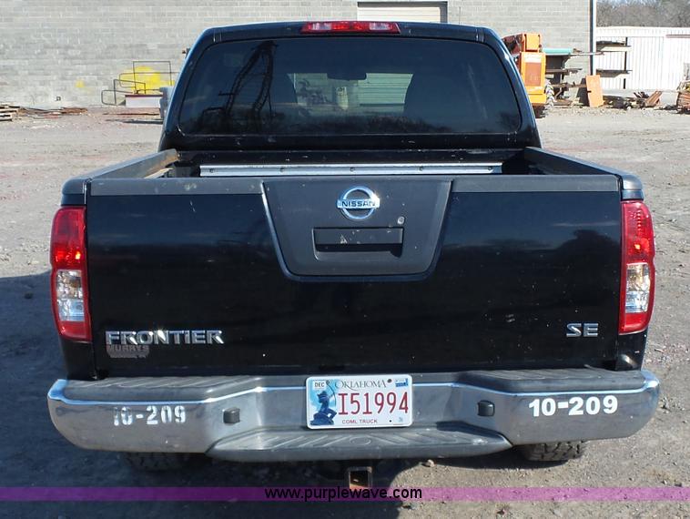 image for item J7600 2008 Nissan Frontier Crew Cab pickup truck