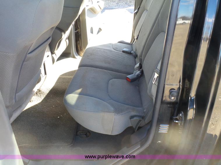 image for item J7600 2008 Nissan Frontier Crew Cab pickup truck