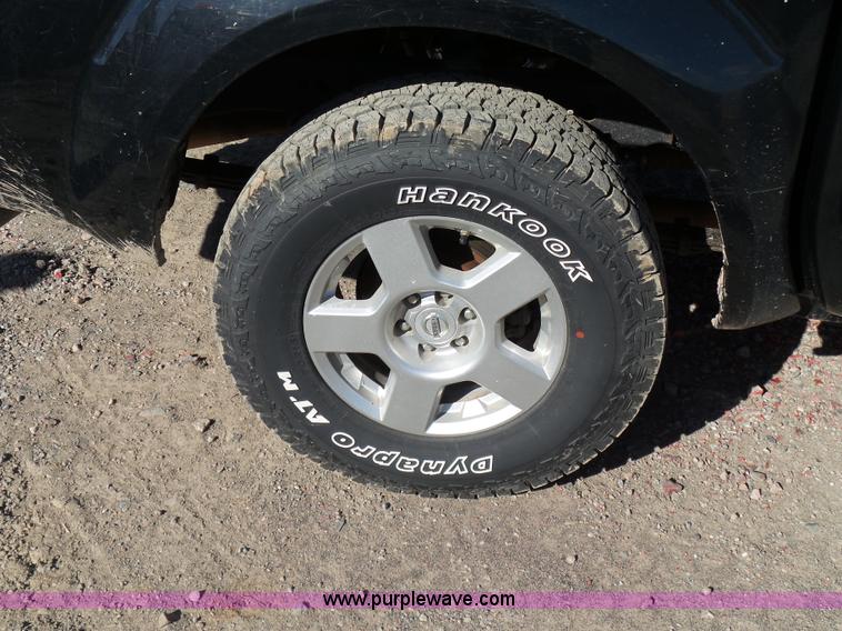 image for item J7600 2008 Nissan Frontier Crew Cab pickup truck