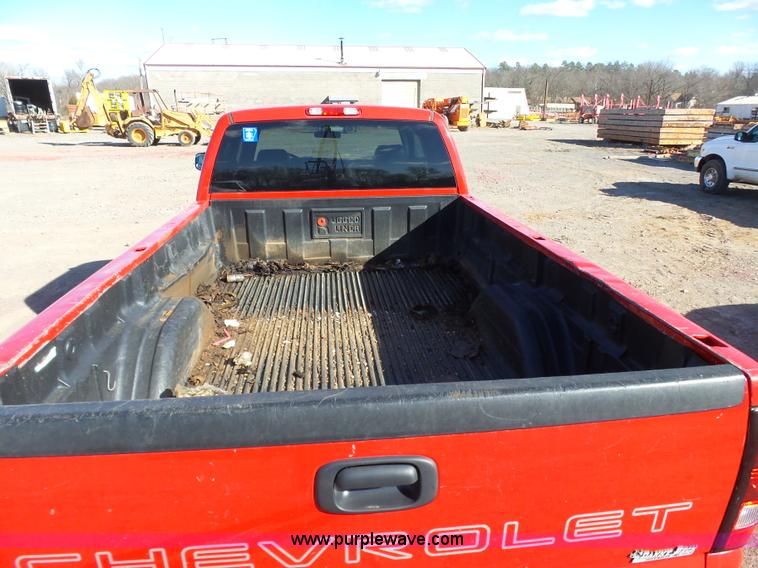 image for item J7601 2007 Chevrolet Silverado Classic 2500HD Ext. Cab pickup truck