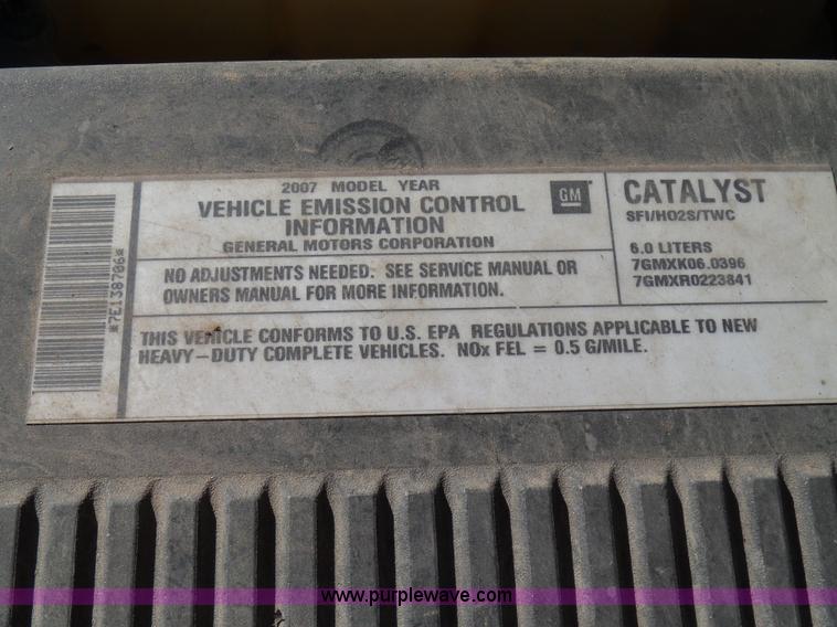 image for item J7601 2007 Chevrolet Silverado Classic 2500HD Ext. Cab pickup truck