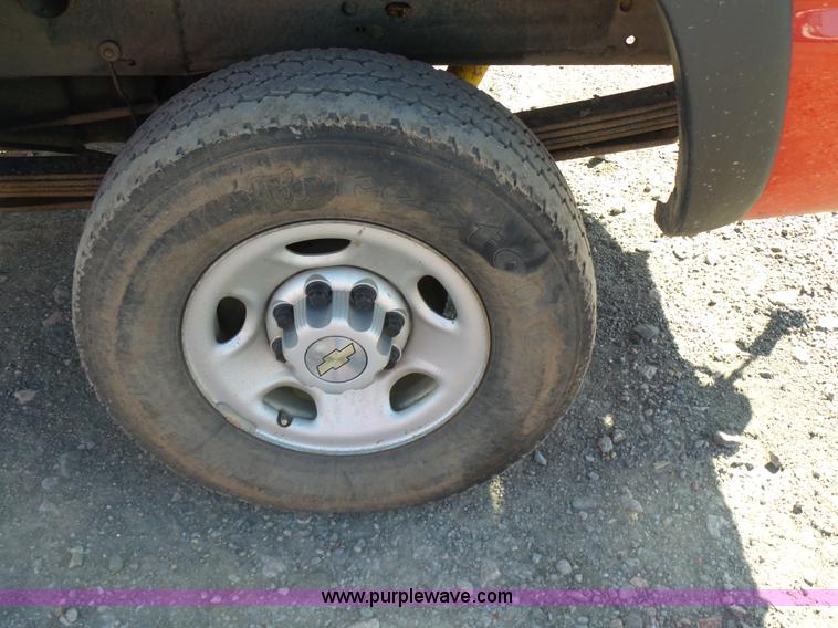 image for item J7601 2007 Chevrolet Silverado Classic 2500HD Ext. Cab pickup truck