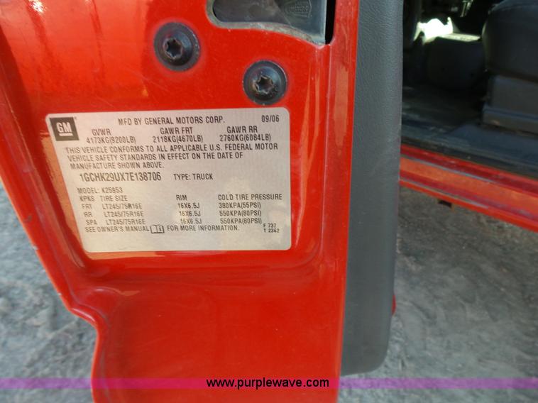 image for item J7601 2007 Chevrolet Silverado Classic 2500HD Ext. Cab pickup truck