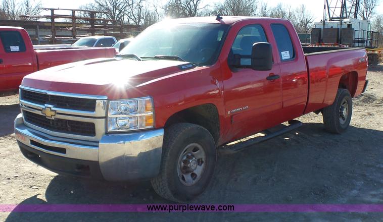image for item J7603 2008 Chevrolet Silverado 3500HD LT Ext. Cab pickup truck