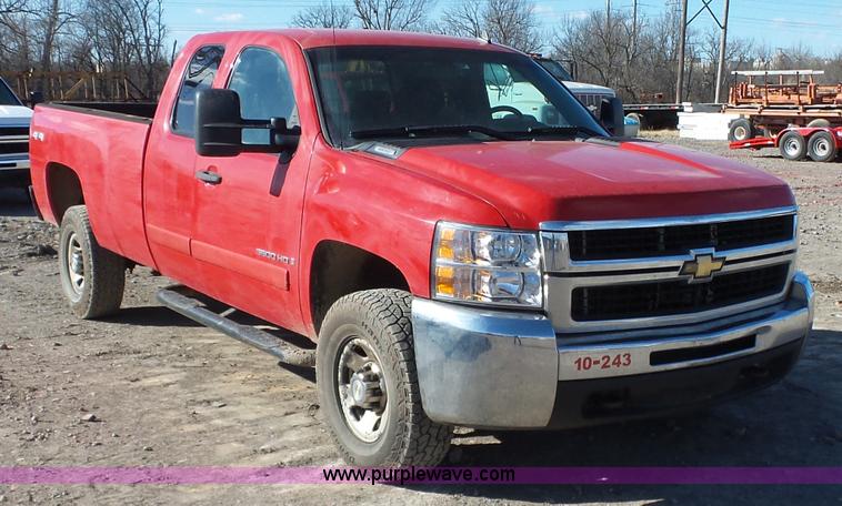image for item J7603 2008 Chevrolet Silverado 3500HD LT Ext. Cab pickup truck