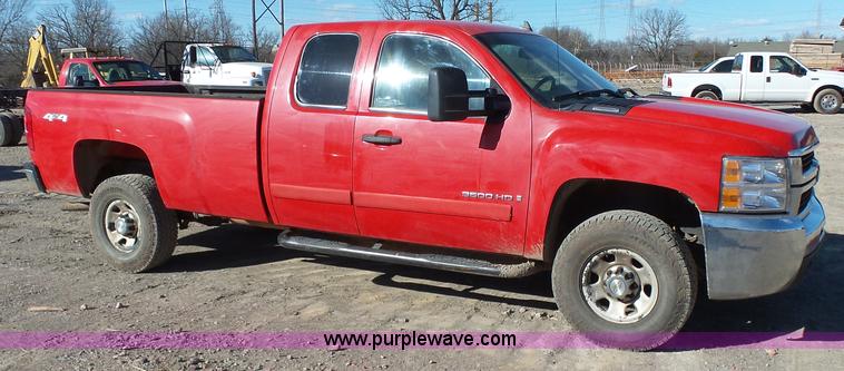 image for item J7603 2008 Chevrolet Silverado 3500HD LT Ext. Cab pickup truck
