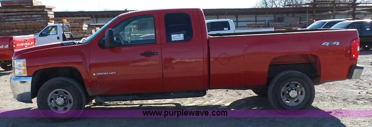 image for item J7603 2008 Chevrolet Silverado 3500HD LT Ext. Cab pickup truck