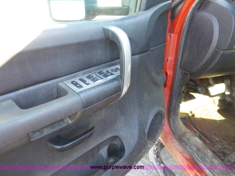 image for item J7603 2008 Chevrolet Silverado 3500HD LT Ext. Cab pickup truck