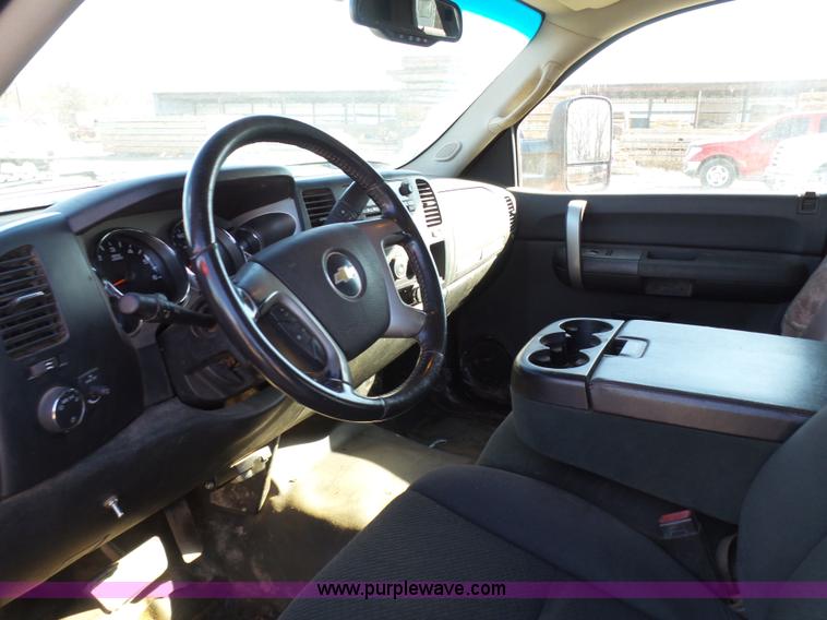image for item J7603 2008 Chevrolet Silverado 3500HD LT Ext. Cab pickup truck