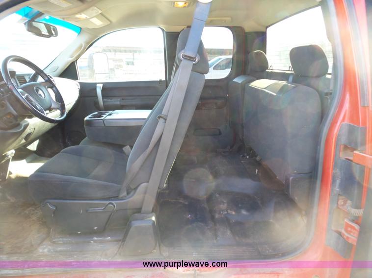 image for item J7603 2008 Chevrolet Silverado 3500HD LT Ext. Cab pickup truck
