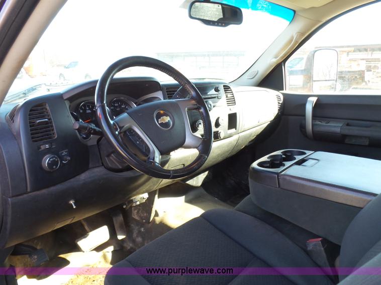 image for item J7603 2008 Chevrolet Silverado 3500HD LT Ext. Cab pickup truck