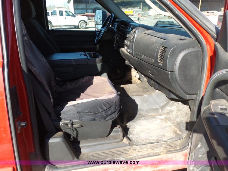 image for item J7603 2008 Chevrolet Silverado 3500HD LT Ext. Cab pickup truck