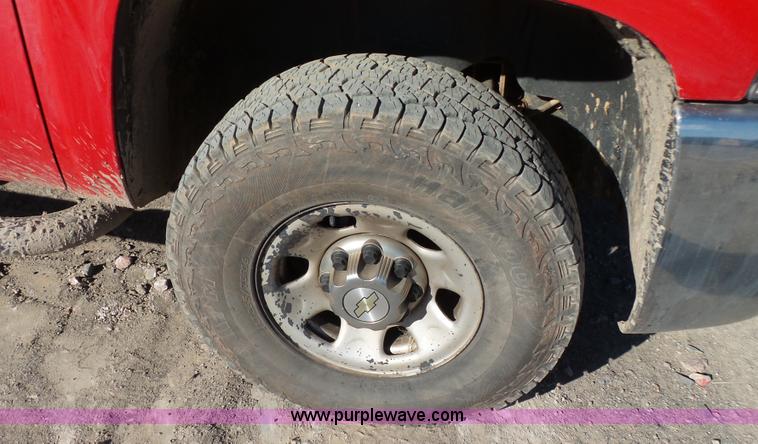 image for item J7603 2008 Chevrolet Silverado 3500HD LT Ext. Cab pickup truck