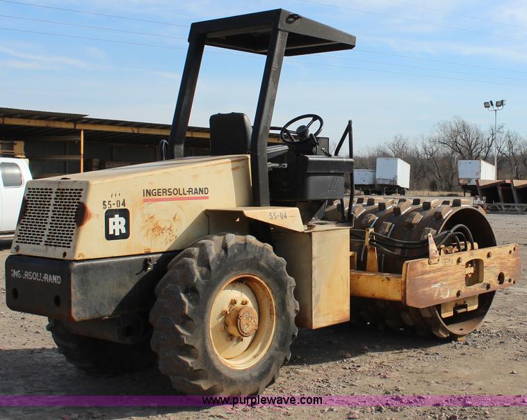 image for item J7604 Ingersoll Rand 5070F Pro Pac single drum roller