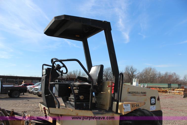 image for item J7604 Ingersoll Rand 5070F Pro Pac single drum roller