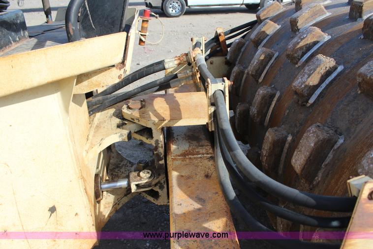 image for item J7604 Ingersoll Rand 5070F Pro Pac single drum roller