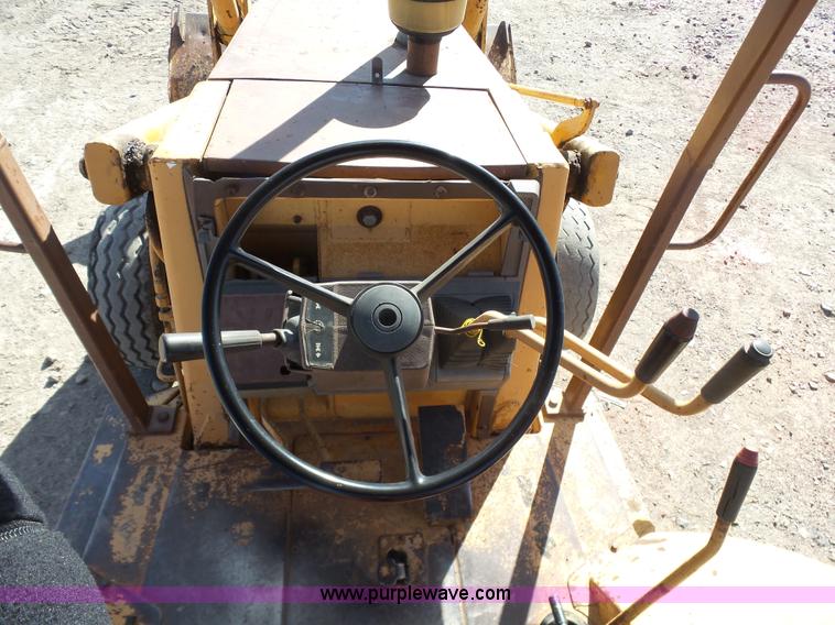 image for item J7607 Case 580K backhoe