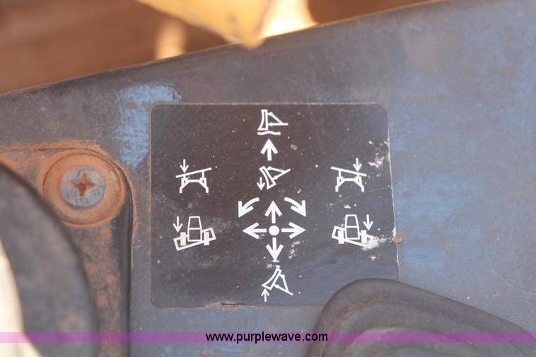 image for item L6787 2007 John Deere 650J LGP pipelayer