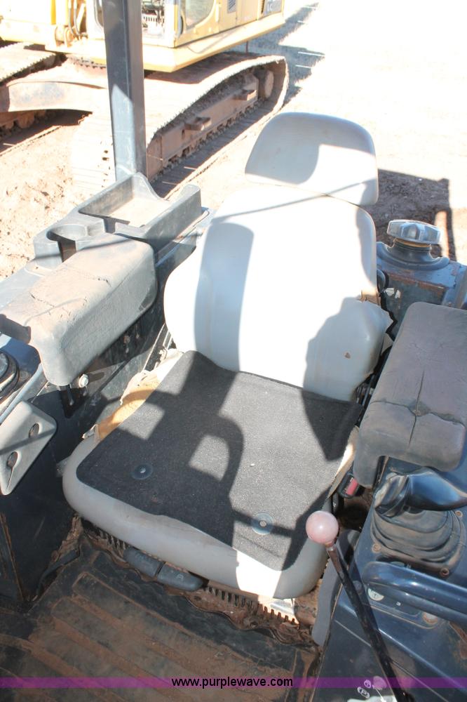 image for item L6787 2007 John Deere 650J LGP pipelayer