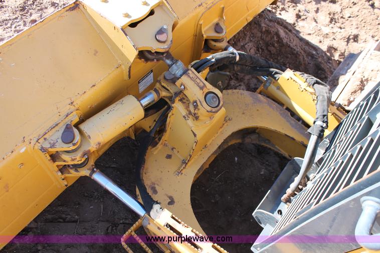 image for item L6787 2007 John Deere 650J LGP pipelayer