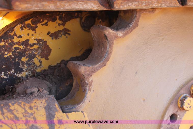 image for item L6787 2007 John Deere 650J LGP pipelayer