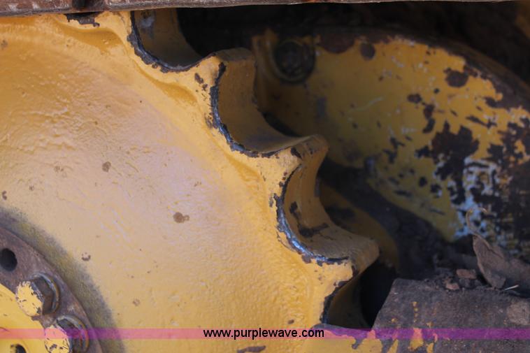 image for item L6787 2007 John Deere 650J LGP pipelayer