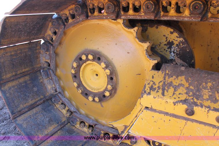 image for item L6787 2007 John Deere 650J LGP pipelayer