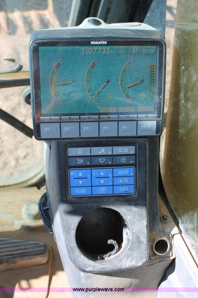 image for item L6791 2006 Komatsu PC200LC-8 excavator