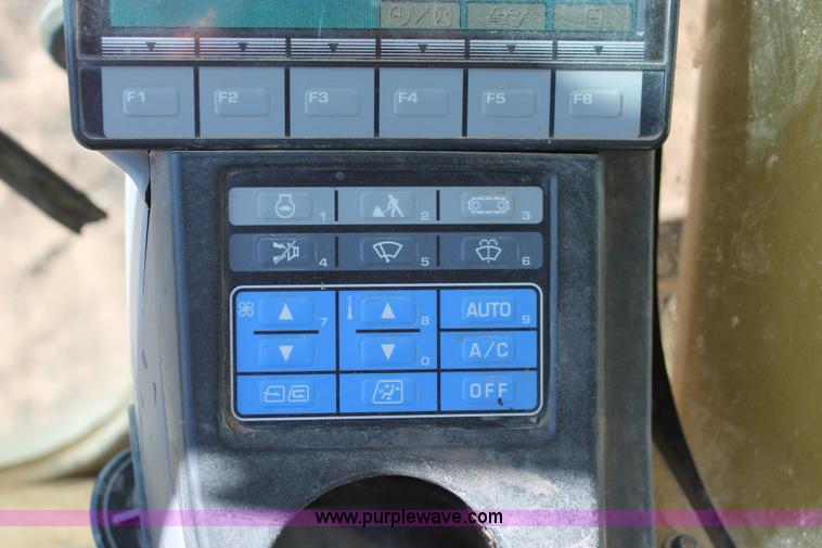 image for item L6791 2006 Komatsu PC200LC-8 excavator