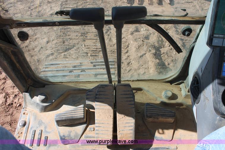 image for item L6791 2006 Komatsu PC200LC-8 excavator