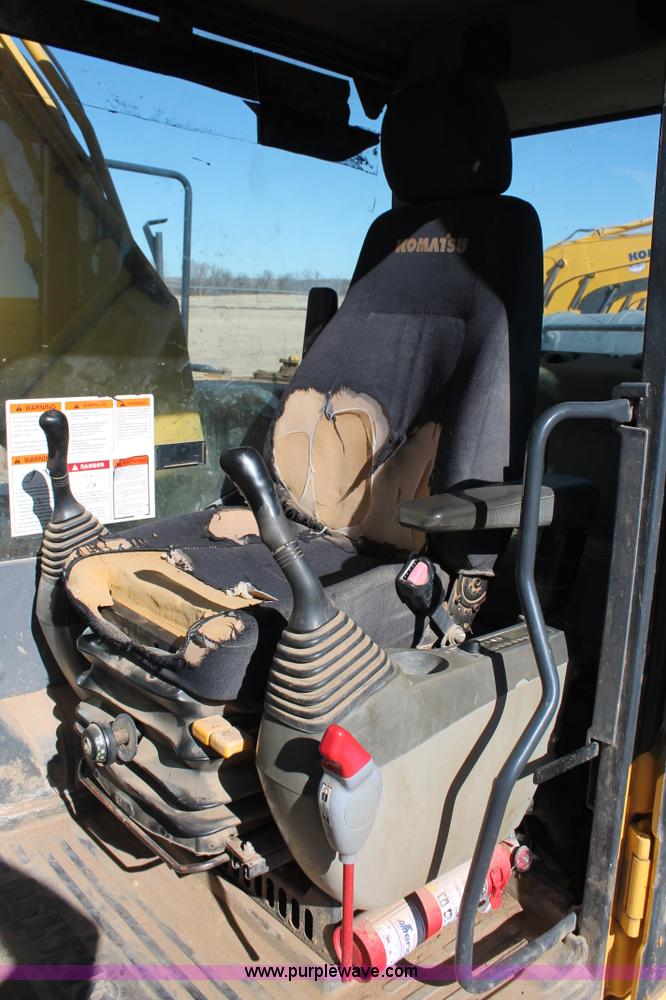 image for item L6791 2006 Komatsu PC200LC-8 excavator