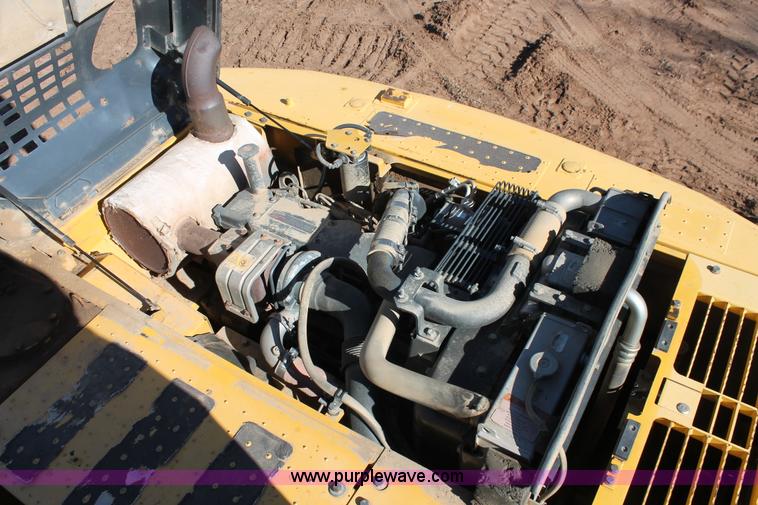 image for item L6791 2006 Komatsu PC200LC-8 excavator