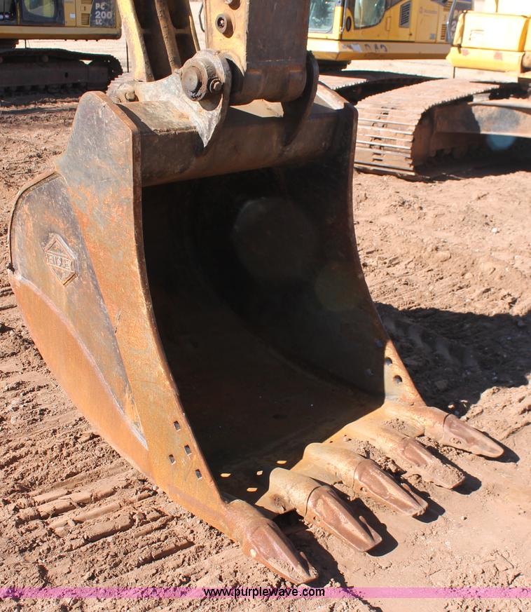 image for item L6791 2006 Komatsu PC200LC-8 excavator