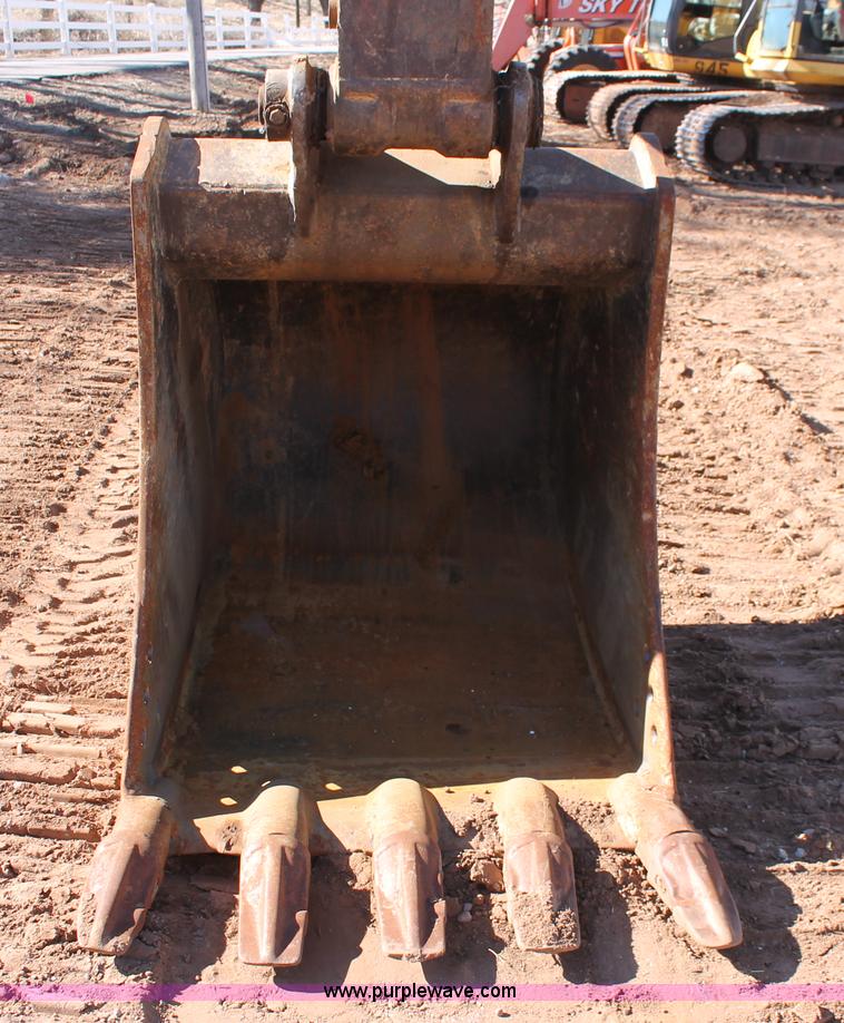 image for item L6791 2006 Komatsu PC200LC-8 excavator