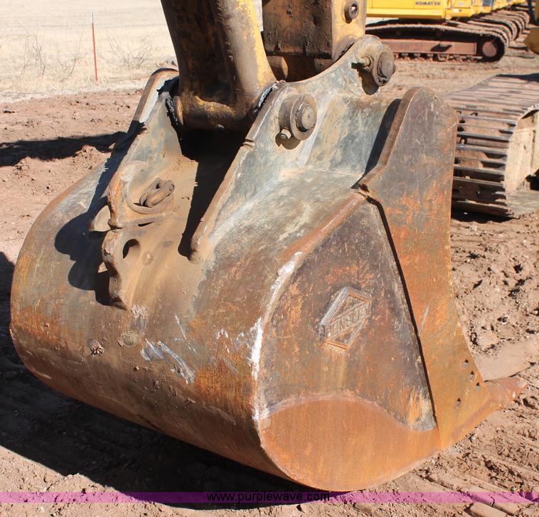 image for item L6791 2006 Komatsu PC200LC-8 excavator