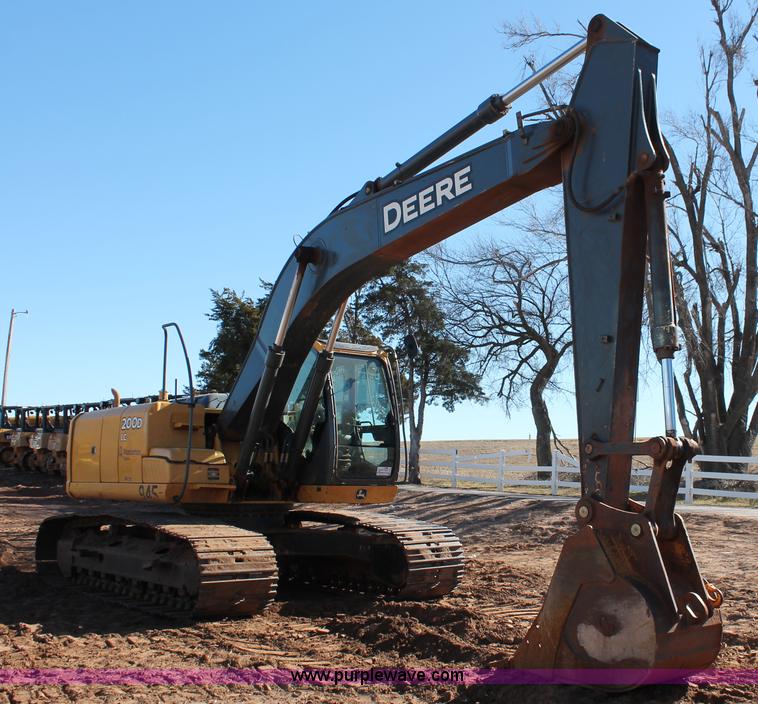 image for item L6792 2008 John Deere 200D LC excavator