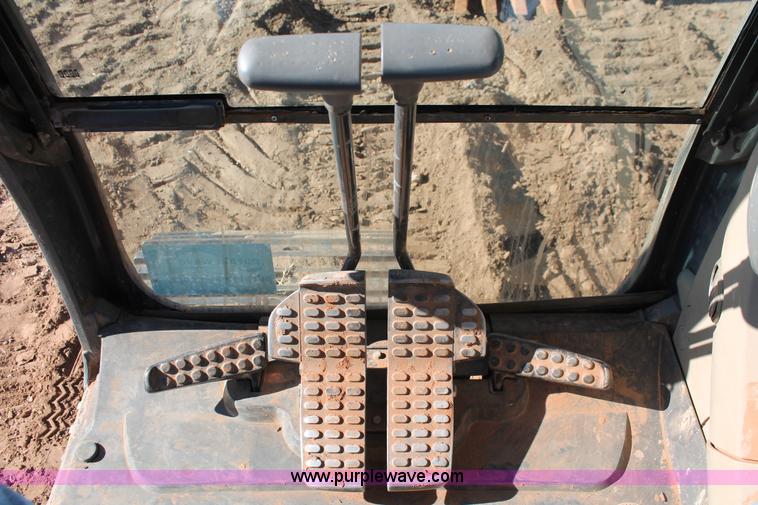 image for item L6792 2008 John Deere 200D LC excavator