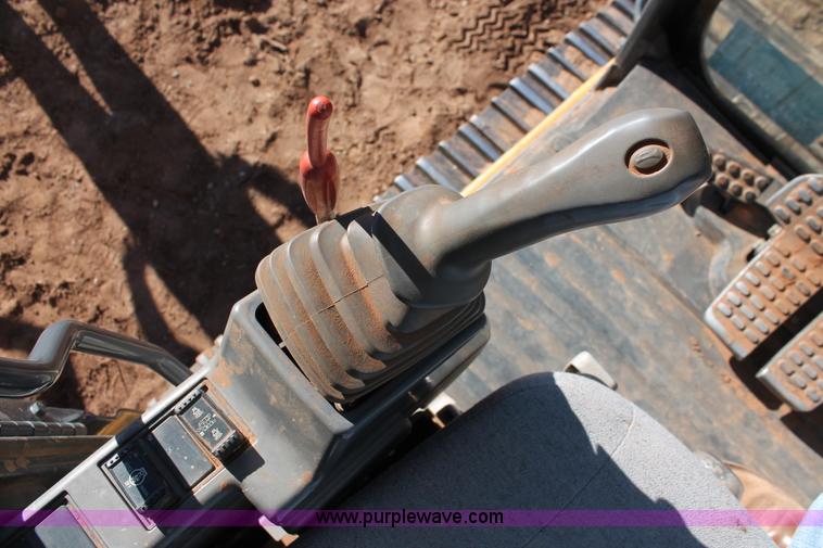 image for item L6792 2008 John Deere 200D LC excavator