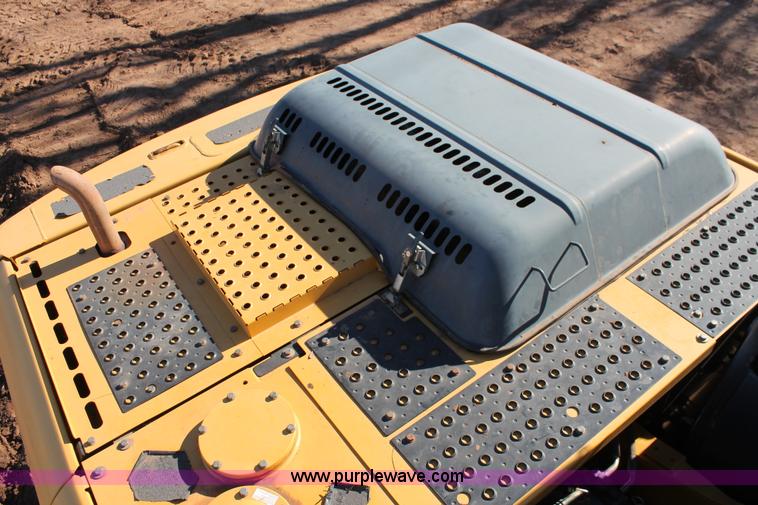 image for item L6792 2008 John Deere 200D LC excavator