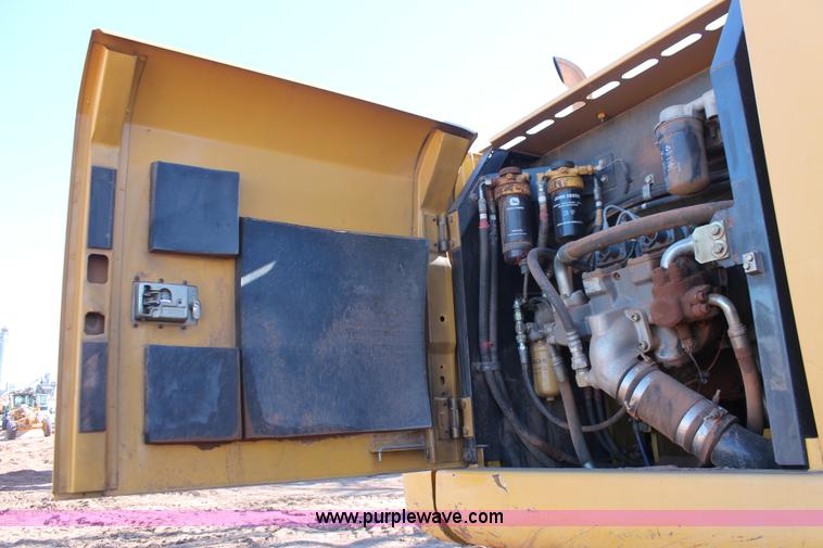 image for item L6792 2008 John Deere 200D LC excavator