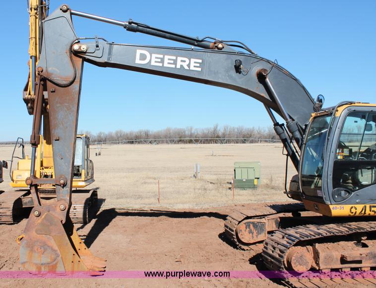 image for item L6792 2008 John Deere 200D LC excavator