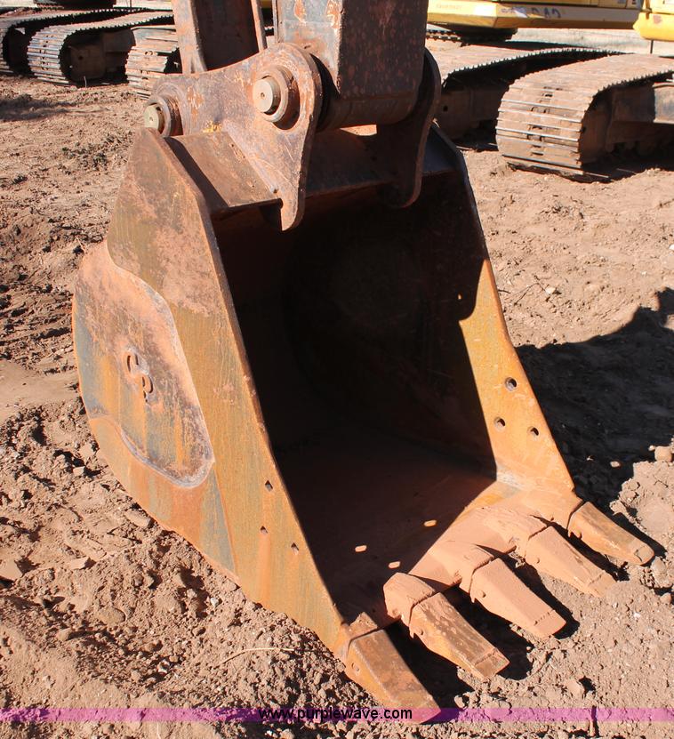image for item L6792 2008 John Deere 200D LC excavator