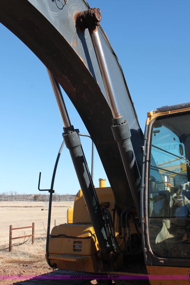 image for item L6792 2008 John Deere 200D LC excavator