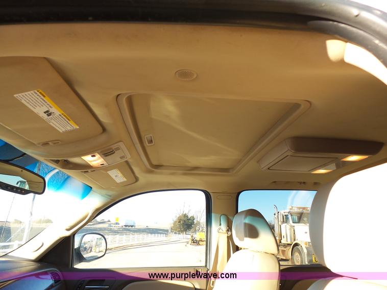 image for item L6795 2009 Chevrolet Avalanche LTZ Crew Cab pickup truck