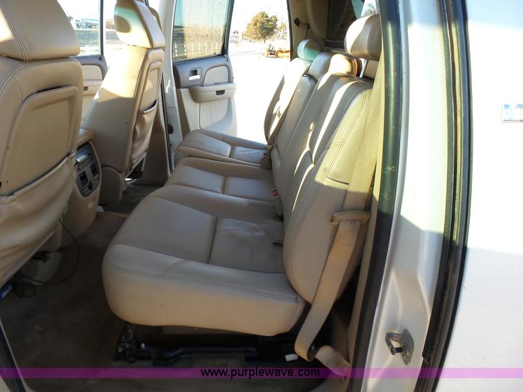 image for item L6795 2009 Chevrolet Avalanche LTZ Crew Cab pickup truck