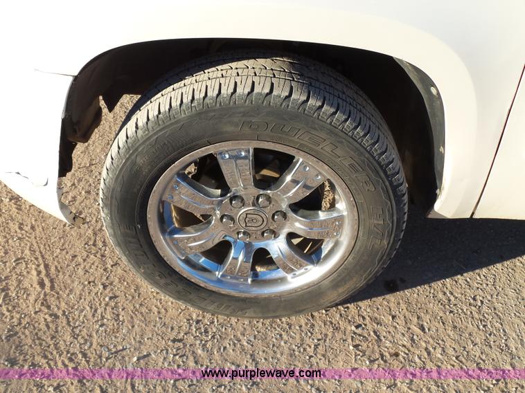 image for item L6795 2009 Chevrolet Avalanche LTZ Crew Cab pickup truck