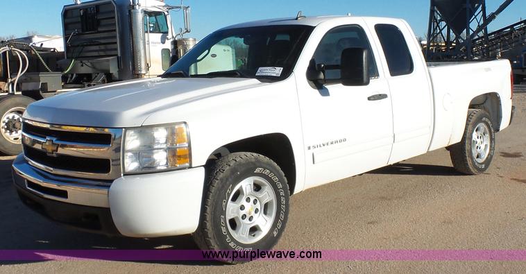 image for item L6796 2009 Chevrolet Silverado 1500 LT Ext. Cab pickup truck