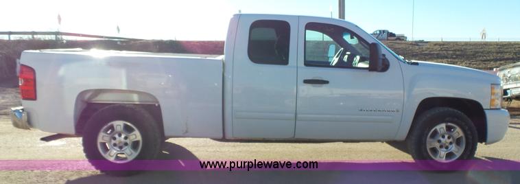 image for item L6796 2009 Chevrolet Silverado 1500 LT Ext. Cab pickup truck